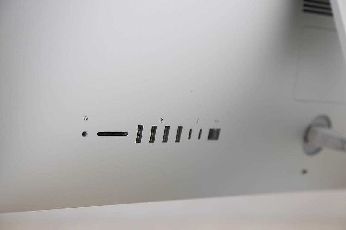 This iMac Core i5 3.0Ghz 27-Inch (Retina 5K, 2019) features a 14-nm 3.0GHz Intel Core i5 processor with 4 independent cores, 6 MB shared level 3 cache, 32GB 2666MHz DDR4 SDRAM memory, a 1Tbyte SSD, and an AMD Radeon Pro 570X graphics card with 4GB of memory. It also features a built-in FaceTime HD camera and stereo speakers. This model features a gorgeous 27-inch 5120×2880 LED-backlit 16:9 widescreen IPS DCI-P3 Retina 5K display. The display bezel is 5mm thick and is made of a solid cast aluminum chassis. Connectivity includes 4x USB 3.0 ports, 2x Thunderbolt 3 (USB-C) ports, Gigabit Ethernet port, 802.11ac Wi-Fi wireless networking capability, and of course Bluetooth 4.2.