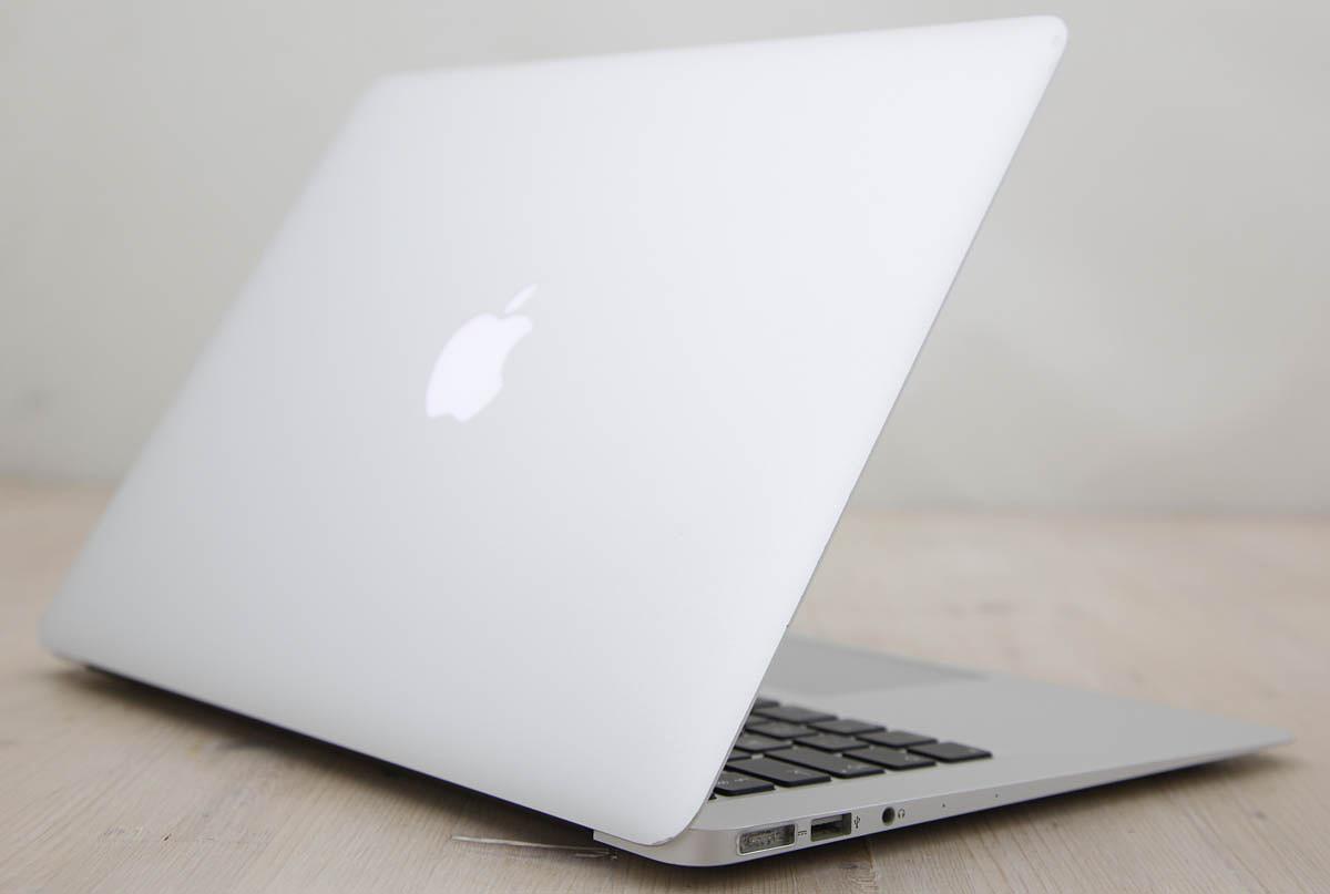 MacBook Air 13" Core i5 (2 cores) 1.6Ghz (Early 2015)