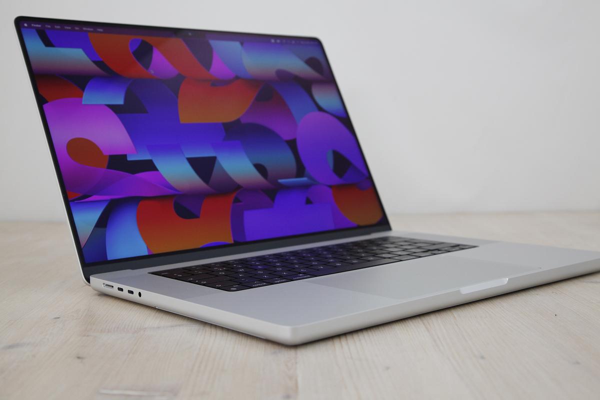 MacBook Pro 16" (10 πυρήνες) 3.2Ghz M1 PRO (2021 / Liquid Retina XDR / 16 GPU / MBPR543)