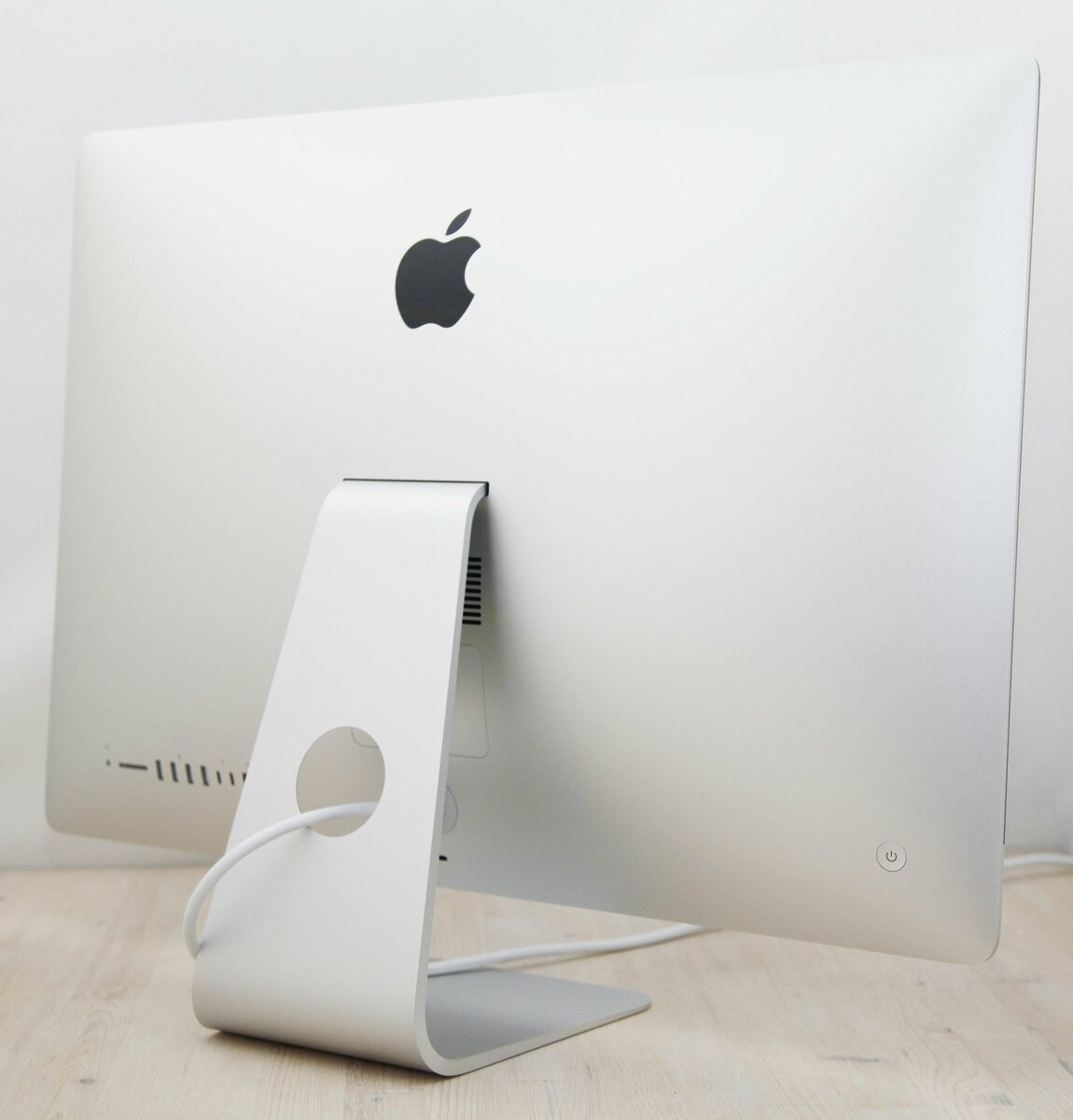 iMac 27-Inch Core i5 (4 cores) 3.4Ghz (5K Retina / Mid 2017 / USB-C / IM653)