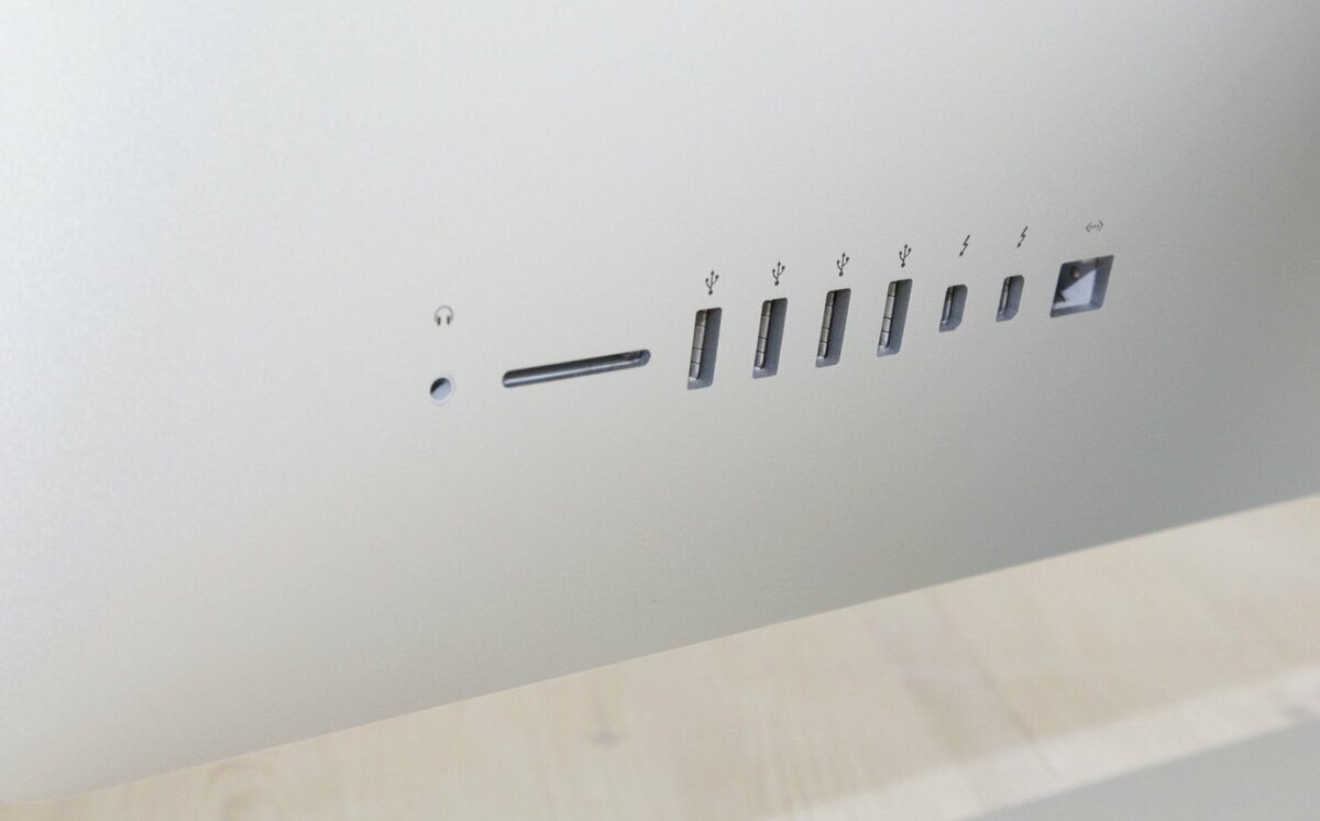 Apple iMac 27-Inch Core i5 (4 cores) 3.2Ghz (5K Retina / Late 2015) Good condition