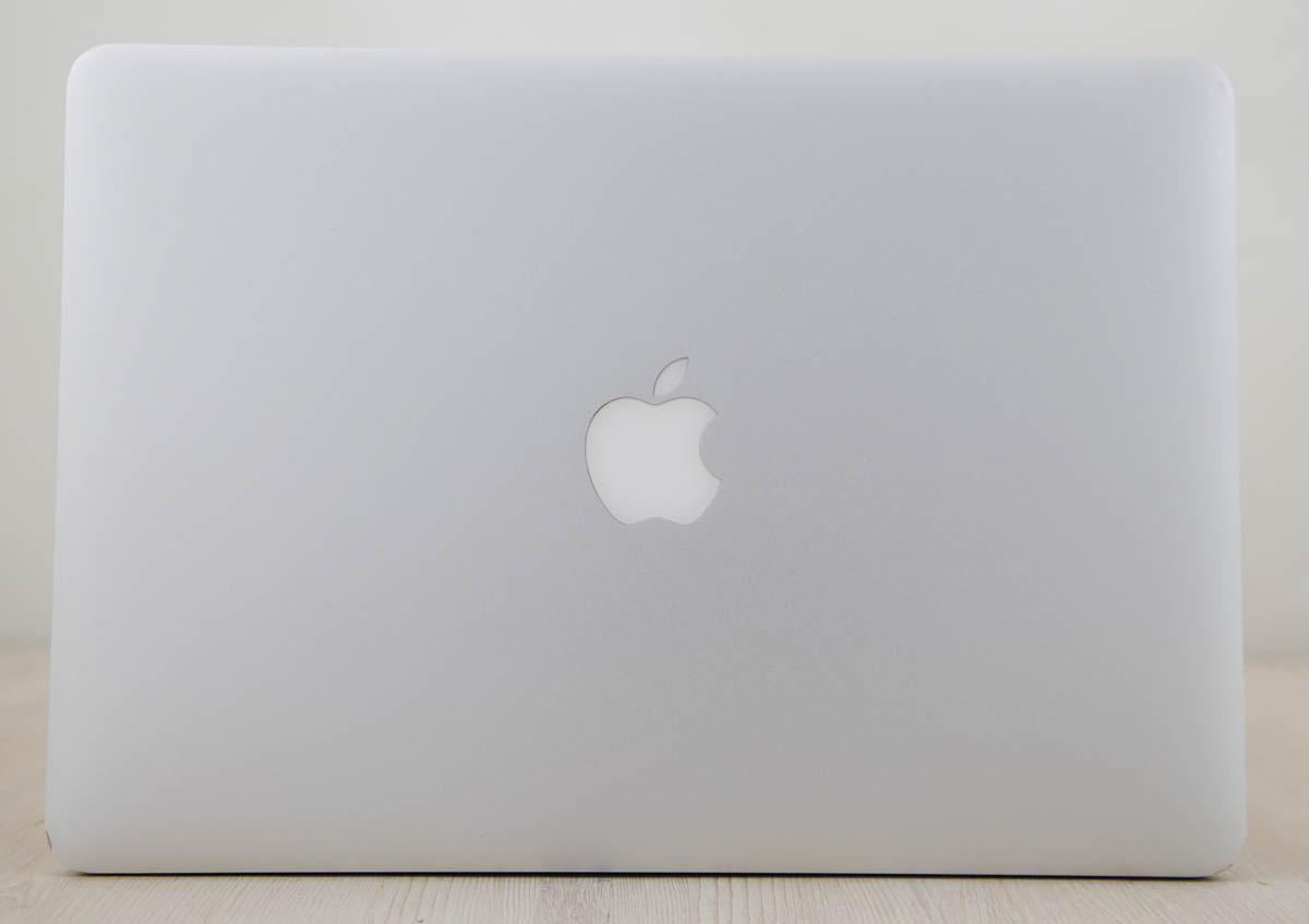 MacBook Air 13" Core i5 (2 cores) 1.6Ghz (Early 2015)