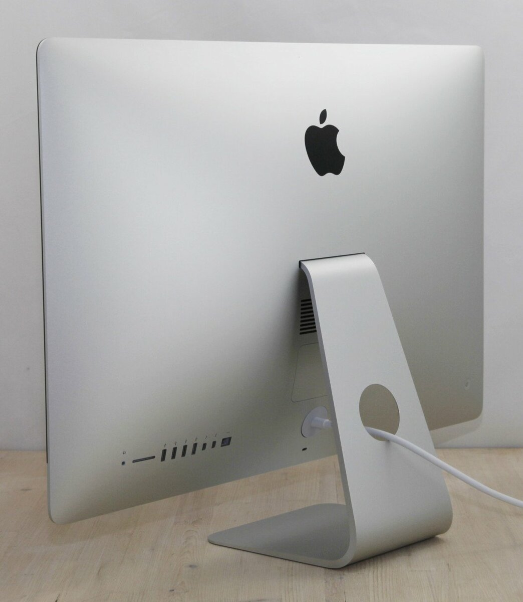 Apple iMac 27-Inch Core i5 (4 cores) 3.2Ghz (5K Retina / Late 2015) Good condition