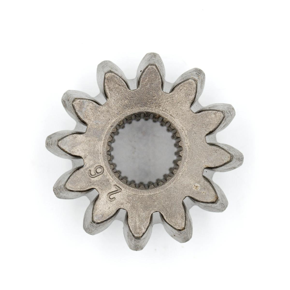 Γρανάζι κωνικό 12 δοντιών Kubota 31353-43930. Ανταλλακτικά μεταχειρισμένα και καινούρια, εισαγόμενα από την Ιαπωνία σε άριστη κατάσταση. Βρείτε γνήσια - original και ιμιτασιόν - aftermarket ανταλλακτικά για όλα τα τρακτέρ Kubota σε προσιτές τιμές.