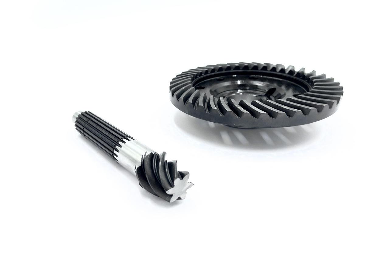 Κορώνα πηνίο πίσω διαφορικού 6, 37 δόντια Kubota: 6A320-82110. Ανταλλακτικά μεταχειρισμένα και καινούρια, εισαγόμενα από την Ιαπωνία σε άριστη κατάσταση. Βρείτε γνήσια - original και ιμιτασιόν - aftermarket ανταλλακτικά για όλα τα Kubota σε προσιτές τιμές.