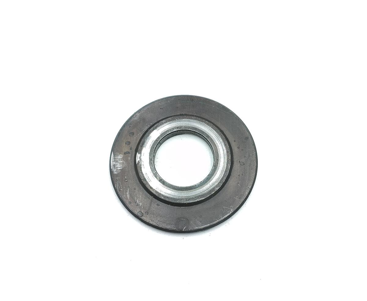 Collar Thrust Iseki 1507-304-002-00. Used and new spare parts, imported from Japan in excellent condition. Find genuine - original and aftermarket spare parts for all Iseki tractors at affordable prices.