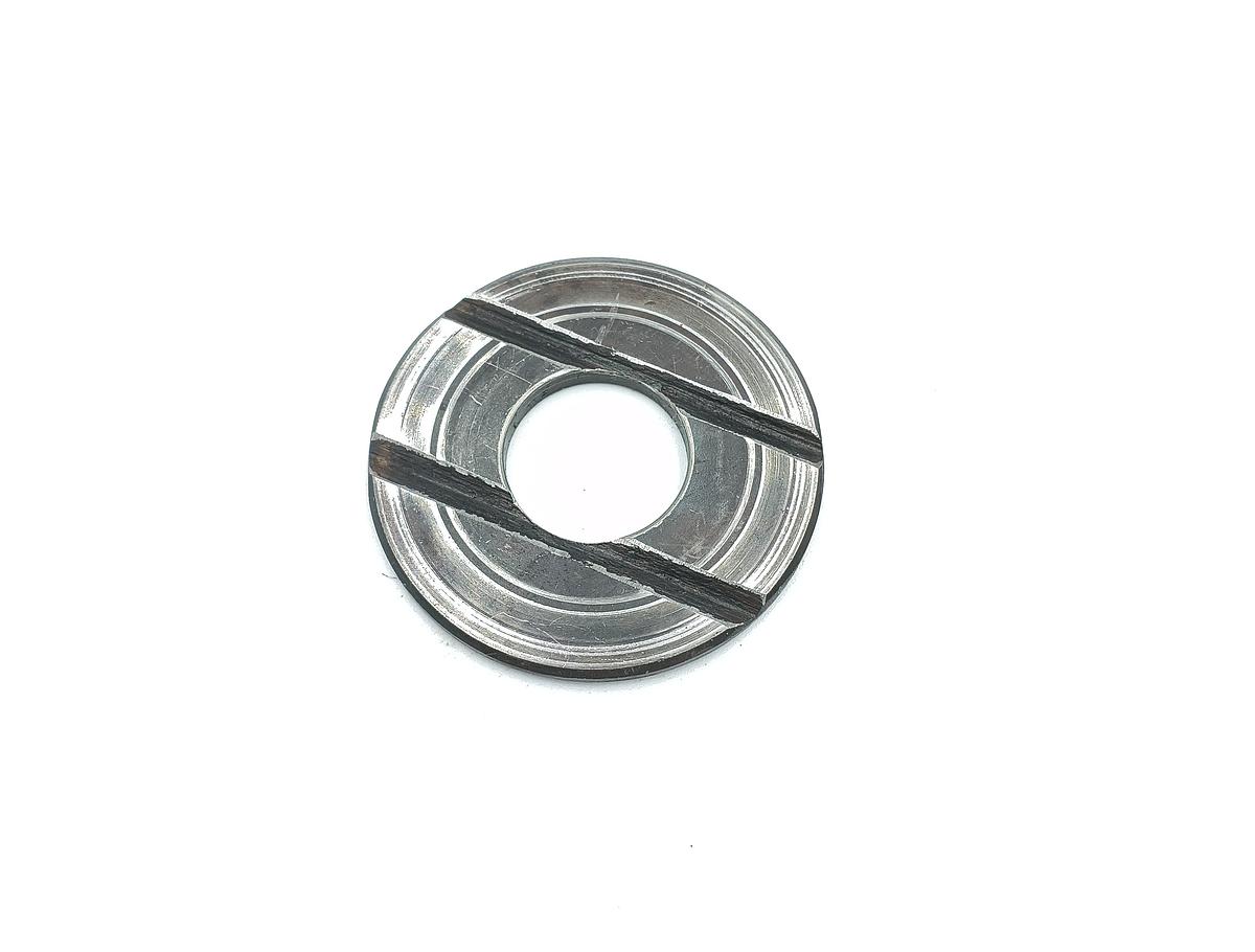 Collar Thrust Iseki 1507-304-002-00. Used and new spare parts, imported from Japan in excellent condition. Find genuine - original and aftermarket spare parts for all Iseki tractors at affordable prices.
