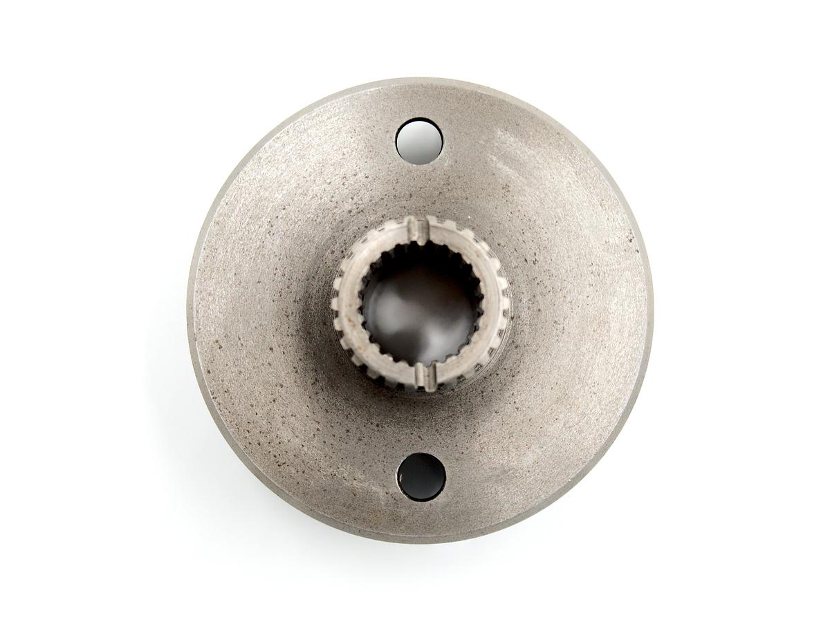 Θήκη καμπάνα συμπλέκτη Kubota 37410-75350. Ανταλλακτικά μεταχειρισμένα και καινούρια, εισαγόμενα από την Ιαπωνία σε άριστη κατάσταση. Βρείτε γνήσια - original και ιμιτασιόν - aftermarket ανταλλακτικά για όλα τα Kubota σε προσιτές τιμές.