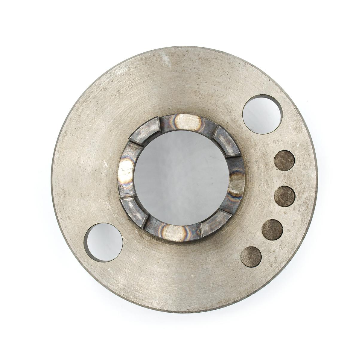 Καπάκι φορέα Kubota 67111-14870. Ανταλλακτικά μεταχειρισμένα και καινούρια, εισαγόμενα από την Ιαπωνία σε άριστη κατάσταση. Βρείτε γνήσια - original και ιμιτασιόν - aftermarket ανταλλακτικά για όλα τα τρακτέρ Kubota σε προσιτές τιμές.