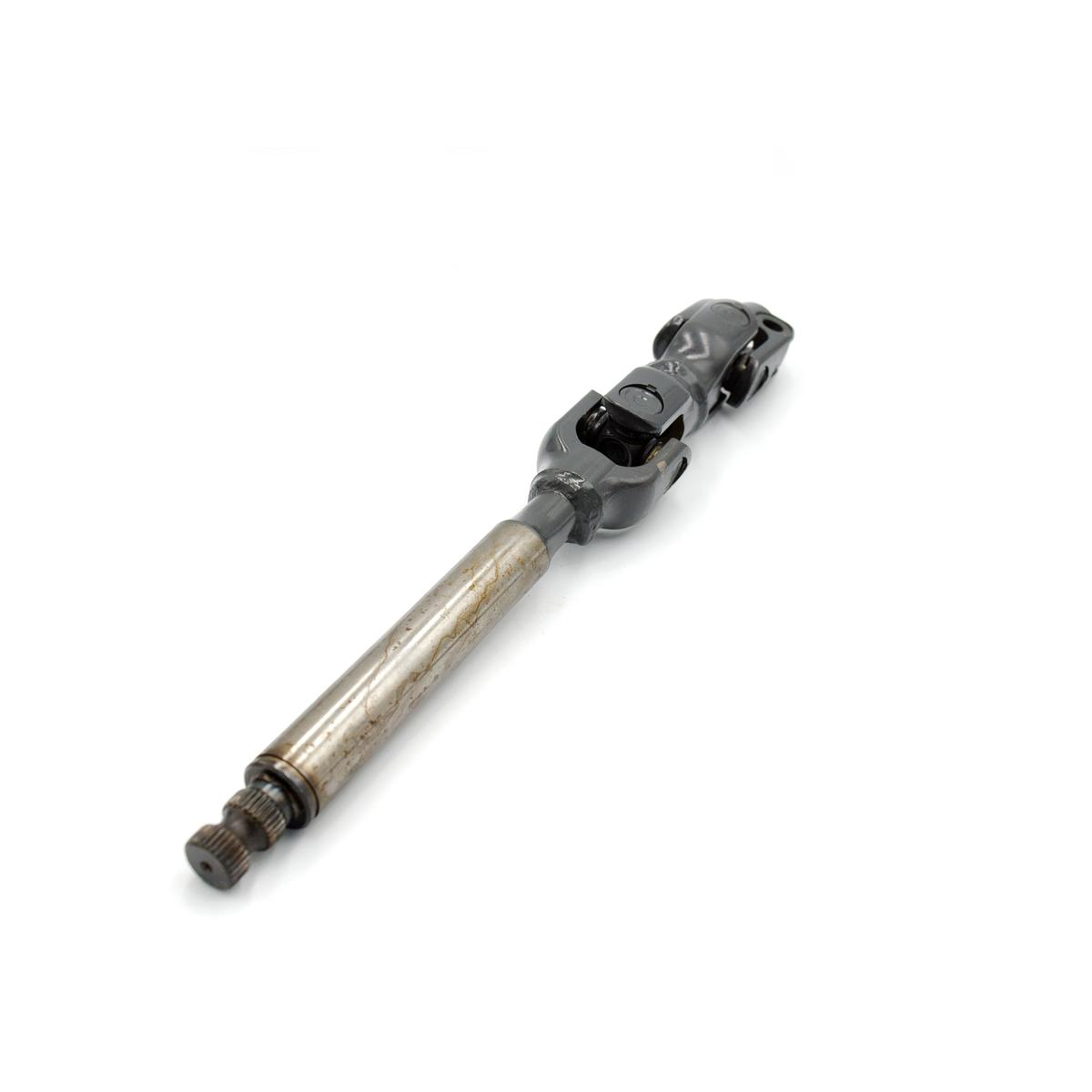 Σταυρός μετάδοσης (Universal Joint) Kubota 3A751-63360. Ανταλλακτικά μεταχειρισμένα και καινούρια, εισαγόμενα από την Ιαπωνία σε άριστη κατάσταση. Βρείτε γνήσια - original και ιμιτασιόν - aftermarket ανταλλακτικά για όλα τα τρακτέρ Kubota σε προσιτές τιμές.