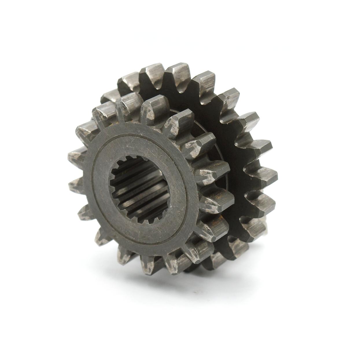 Γρανάζι 17-21 δόντια Kubota 66611-14442. Ανταλλακτικά μεταχειρισμένα και καινούρια, εισαγόμενα από την Ιαπωνία σε άριστη κατάσταση. Βρείτε γνήσια - original και ιμιτασιόν - aftermarket ανταλλακτικά για όλα τα τρακτέρ Kubota σε προσιτές τιμές.