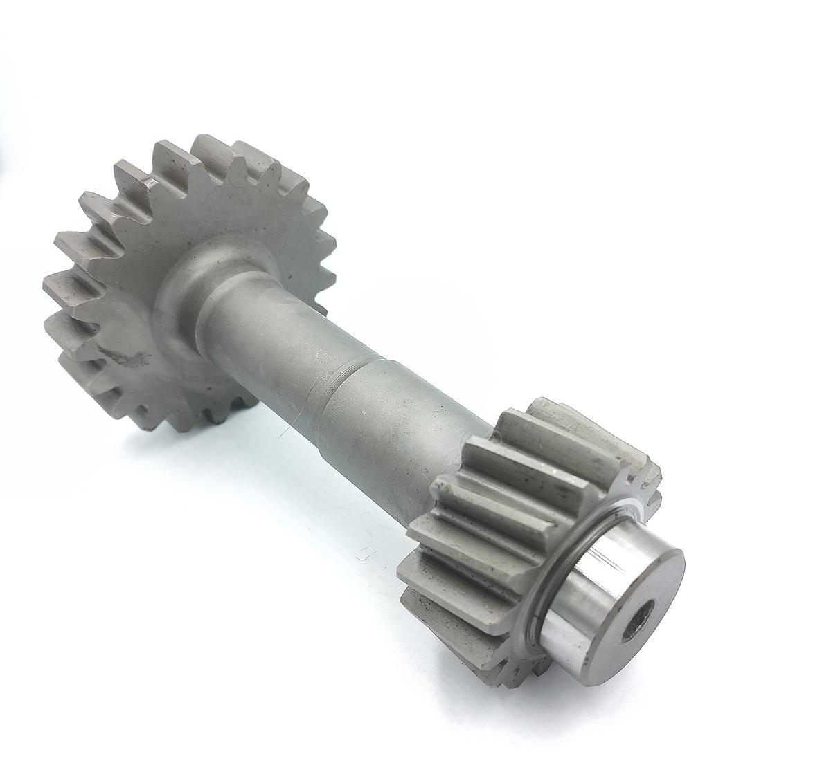 Gear Shaft 21-16 Teeth Yanmar 198072-25930. Used and new spare parts, imported from Japan in excellent condition. Find genuine - original and aftermarket spare parts for all Kubota tractors at affordable prices.