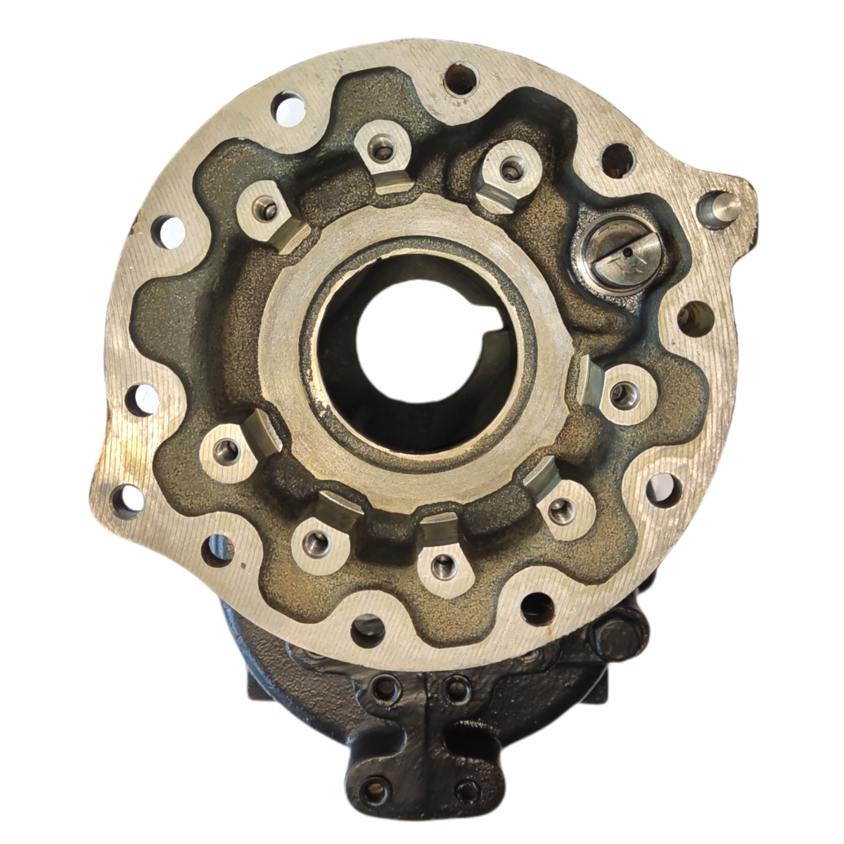 Rear housing L Yanmar: 194940-32610. Used and new spare parts, imported from Japan in excellent condition. Find genuine - original and aftermarket spare parts for all Yanmar tractors at affordable price.