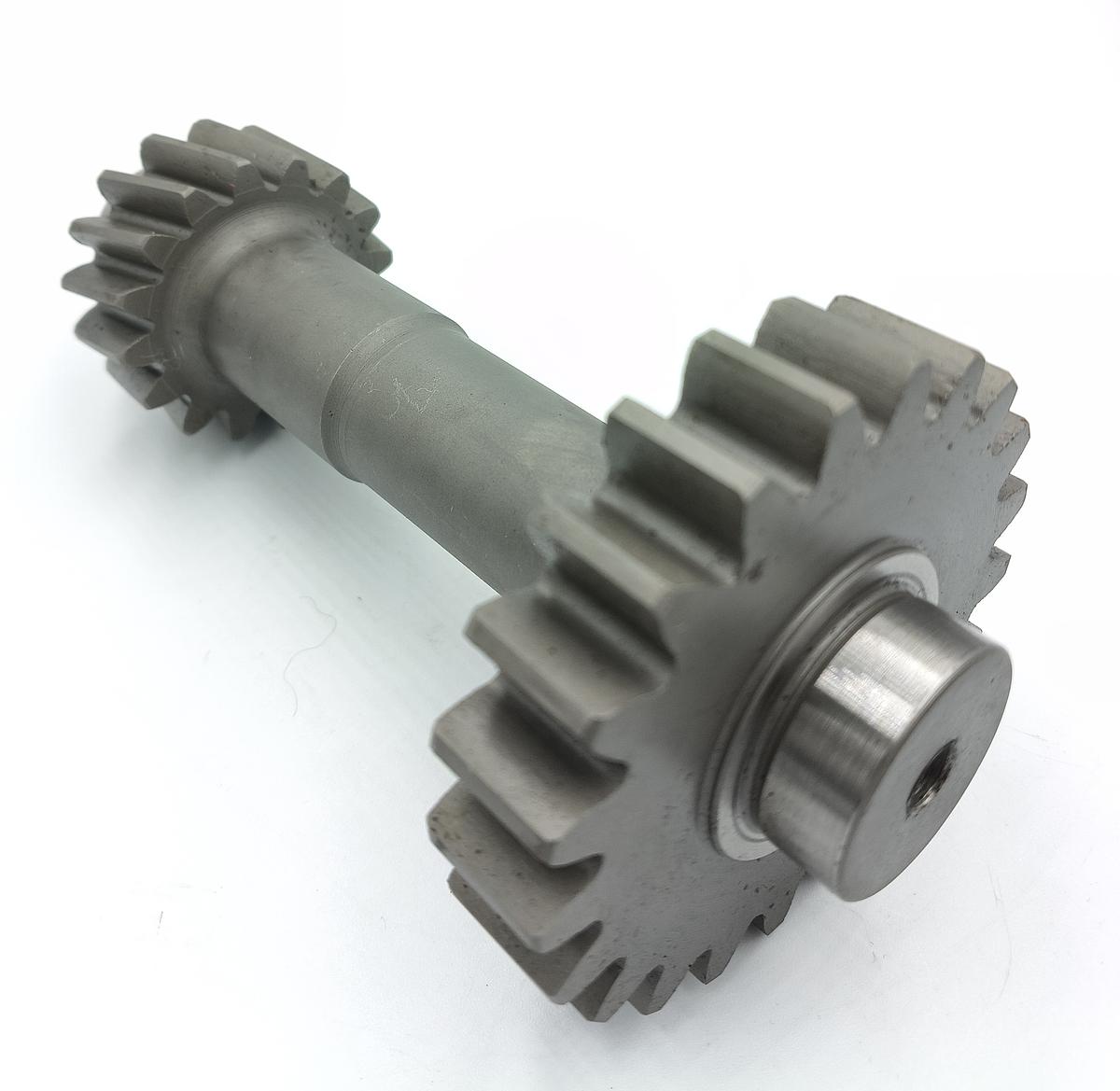 Gear Shaft 21-16 Teeth Yanmar 198072-25930. Used and new spare parts, imported from Japan in excellent condition. Find genuine - original and aftermarket spare parts for all Kubota tractors at affordable prices.