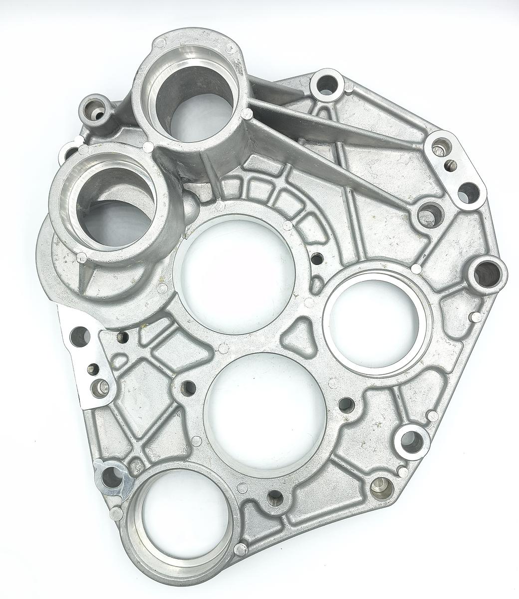 Χώρισμα Βάση Ρουλεμάν Σασμάν Kubota T1060-20450. Ανταλλακτικά μεταχειρισμένα και καινούρια, εισαγόμενα από την Ιαπωνία σε άριστη κατάσταση. Βρείτε γνήσια - original και ιμιτασιόν - aftermarket ανταλλακτικά για όλα τα Kubota σε προσιτές τιμές.