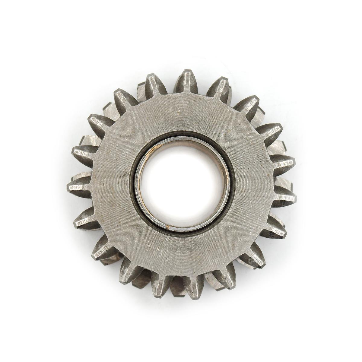 Γρανάζι 19-16 δόντια Kubota 66621-14622. Ανταλλακτικά μεταχειρισμένα και καινούρια, εισαγόμενα από την Ιαπωνία σε άριστη κατάσταση. Βρείτε γνήσια - original και ιμιτασιόν - aftermarket ανταλλακτικά για όλα τα τρακτέρ Kubota σε προσιτές τιμές.