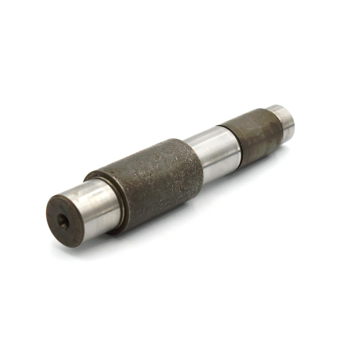 Reverse shaft Kubota 66631-14610. Used and new spare parts, imported from Japan in excellent condition. Find genuine - original and aftermarket spare parts for all Kubota tractors at affordable prices.