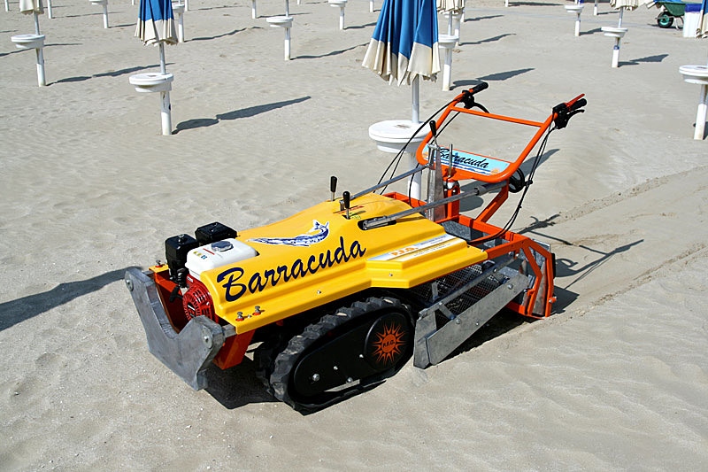 Beach cleaning machine PFG Barracuda Paouris Tractors