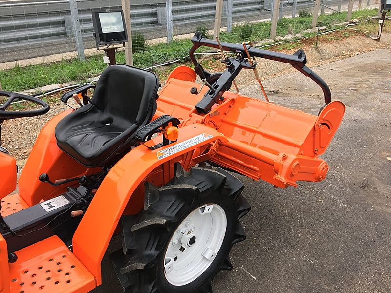 Tractor Kubota B1400 Paouris Tractors